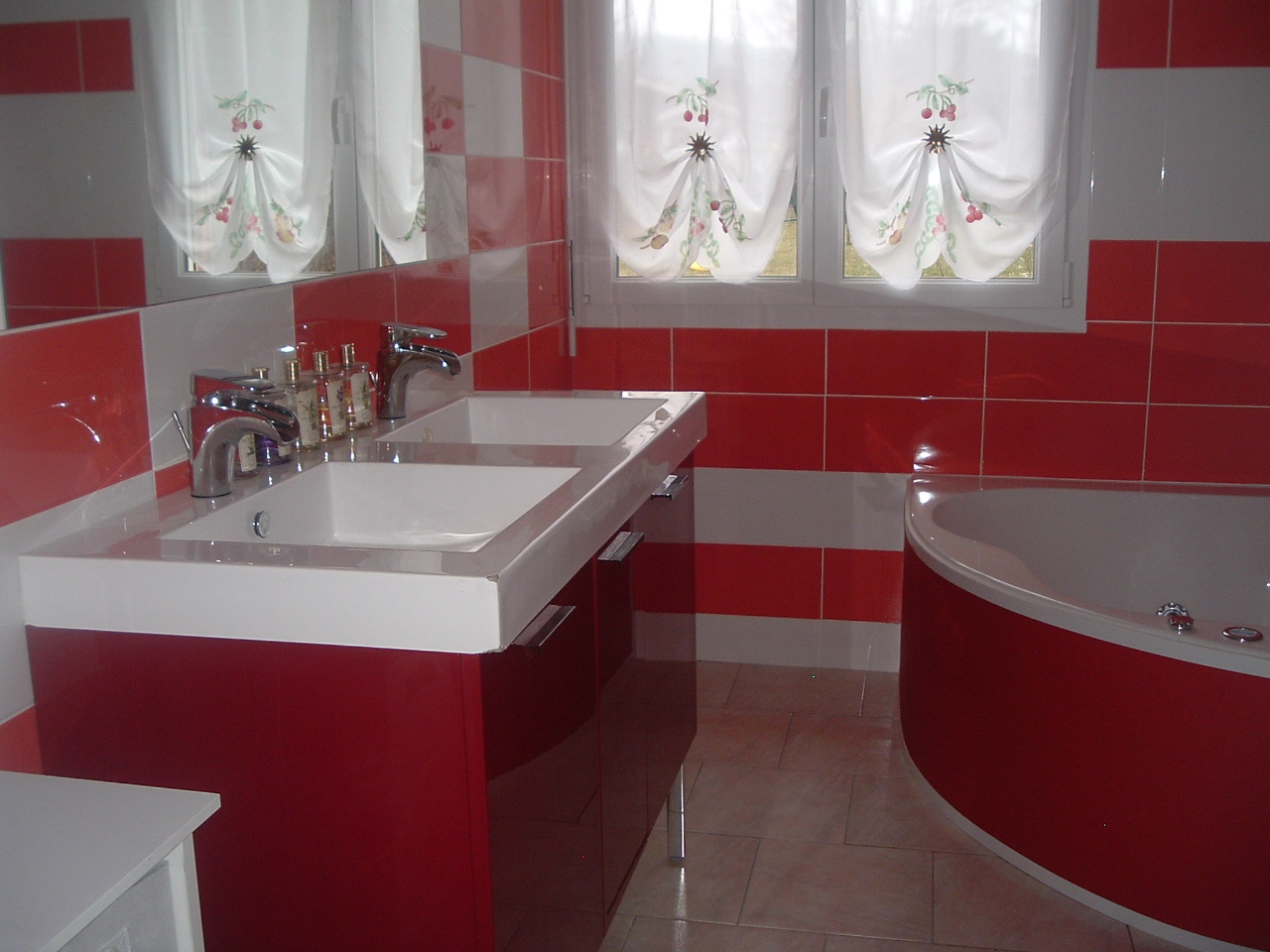 Muebles y Decoración de Interiores - DEMODI : Decoración de Color Rojo