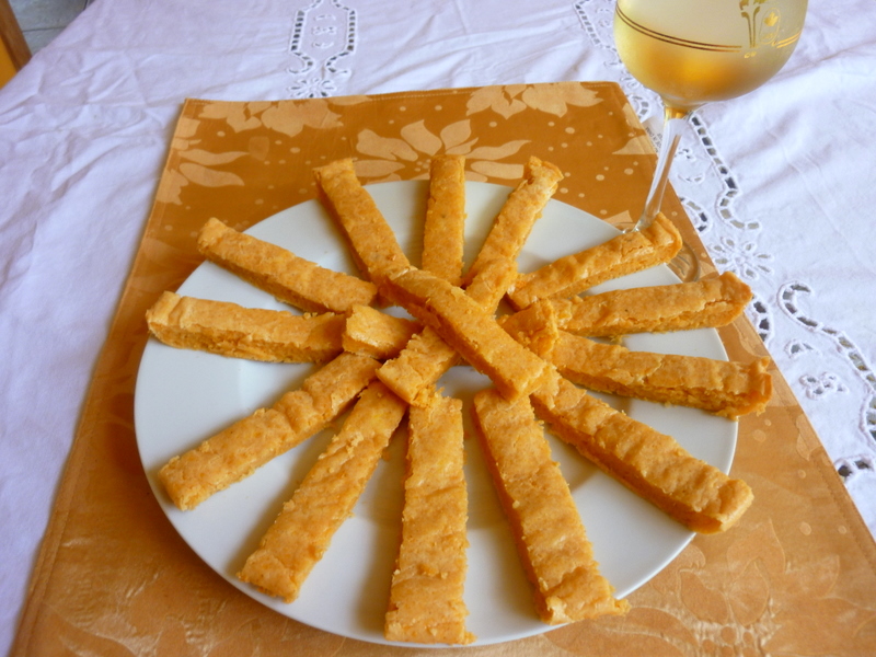 SPLENDID LOWCARBING BY JENNIFER ELOFF CHEESE BREAD STICKS
