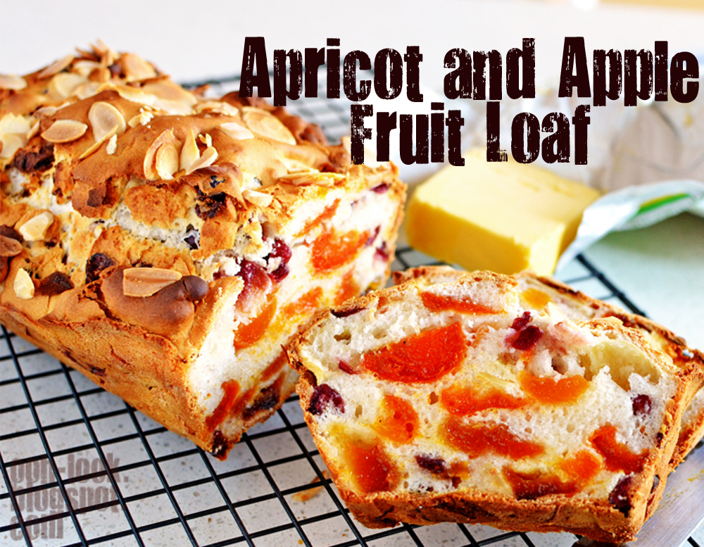 Ooh, Look... Apricot apple fruit loaf and a Cat's Decision