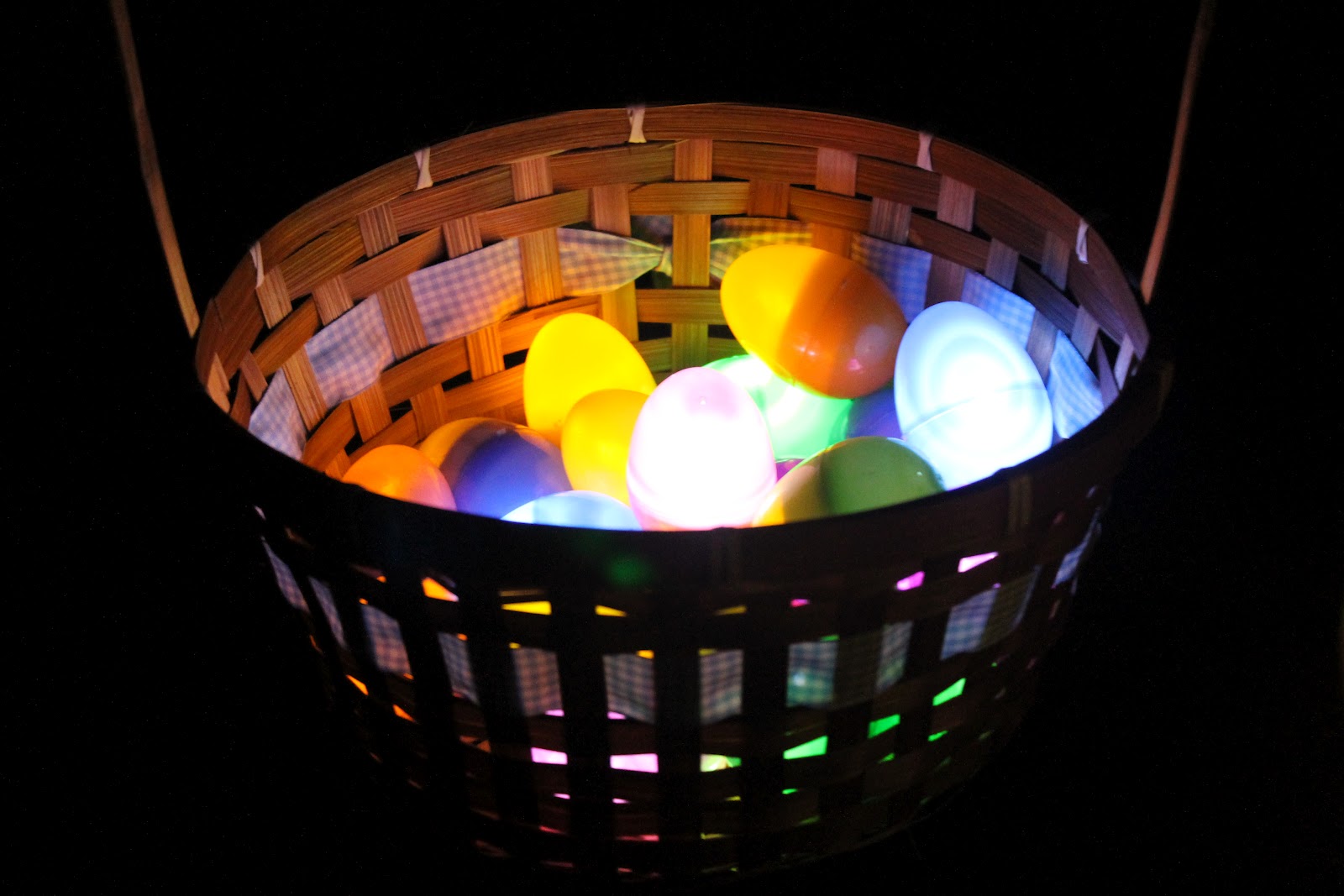 Meet The Murdocks's Glow In The Dark Easter Egg Hunt