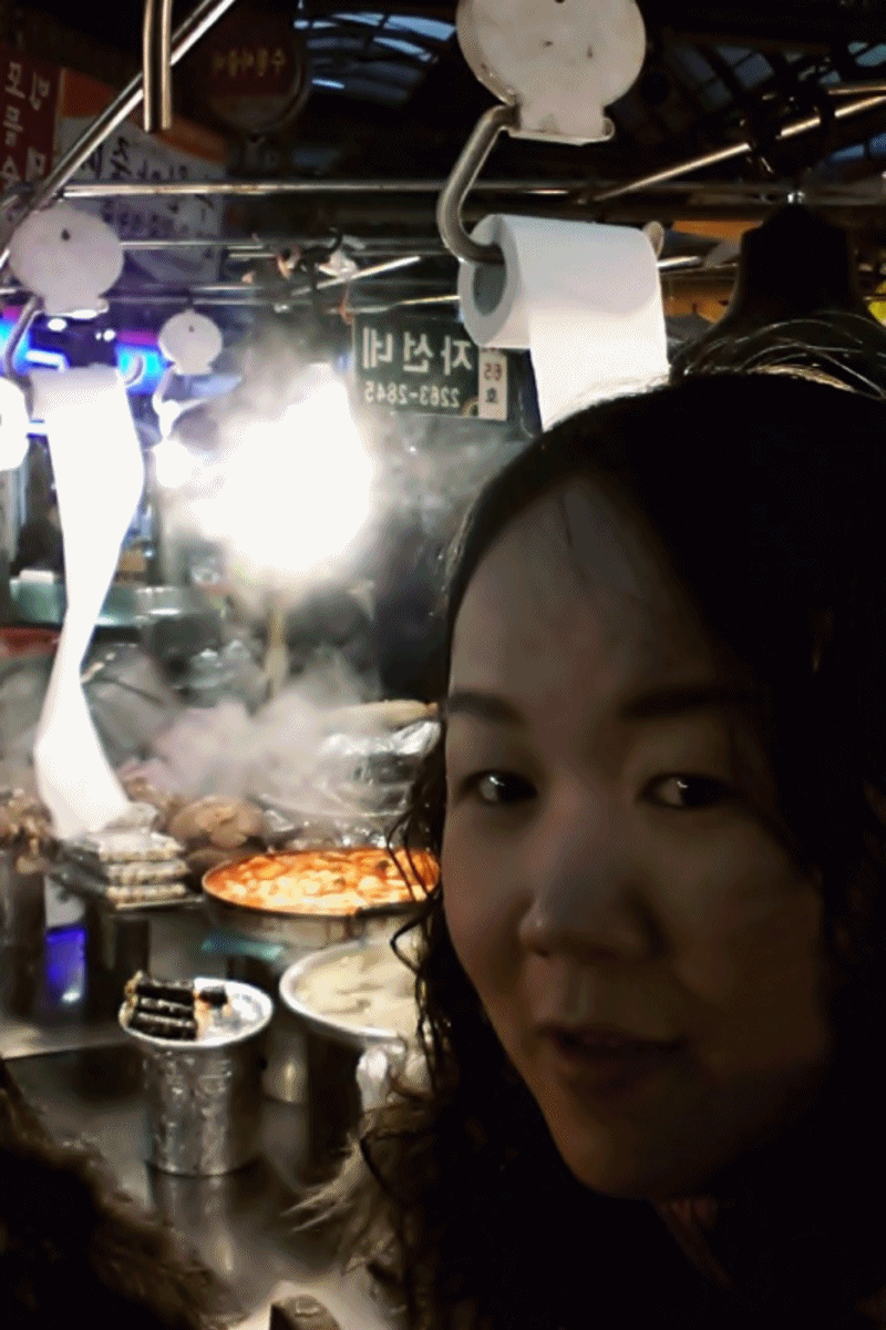 Yummy foodies at Gwanjang Market Traditional Gwanjang Market | www.meheartseoul.blogspot.com