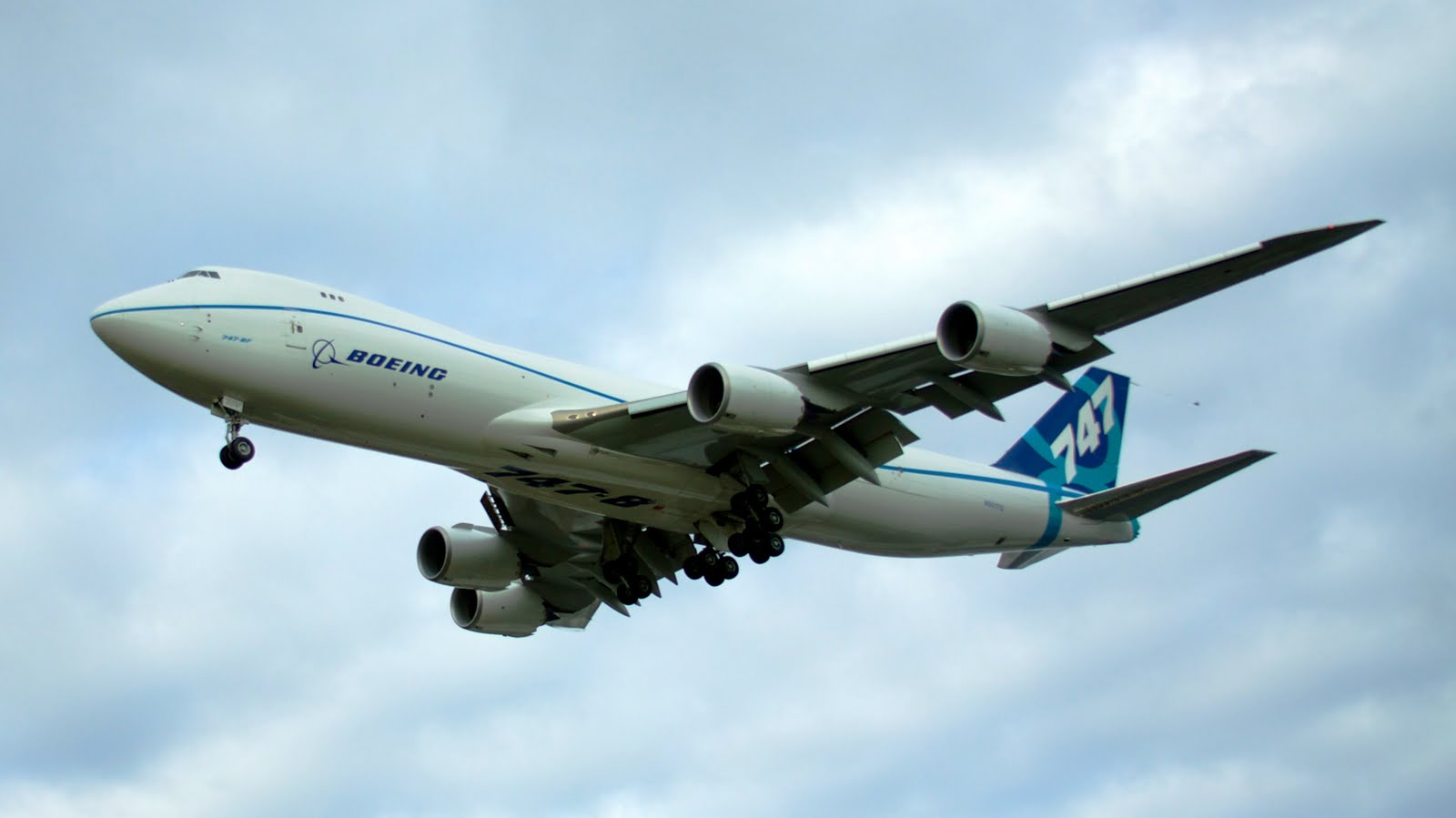 http://4.bp.blogspot.com/-PwXGpheOsw4/Tom6DVkTHvI/AAAAAAAALHs/BY77XW_I5C8/s1600/Boeing_747-8F_inflight_817521_aircraft-wallpaper.jpg
