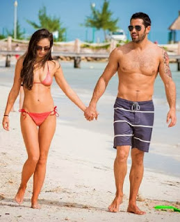 English: Cara Santana Red Bikini Jesse Metcalfe Mexico