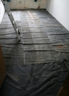 Covering the tiles for plastering the walls Covering the tiles for plastering the walls