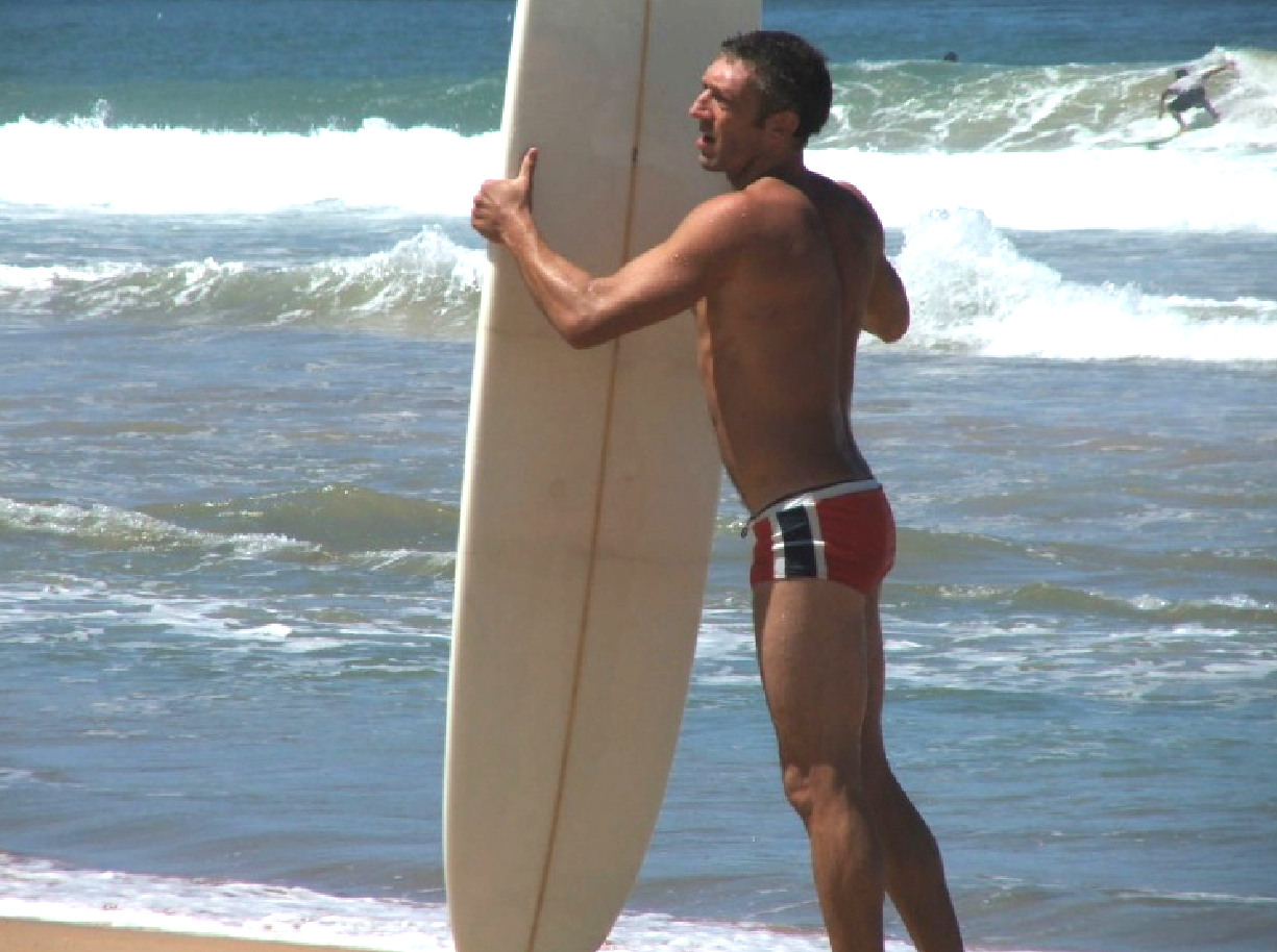 http://4.bp.blogspot.com/-Q-1wnU2uJX0/T_3Yg8gt0DI/AAAAAAABWQo/xCwlEg6ODxk/s1600/vincent+cassel+speedo.jpg
