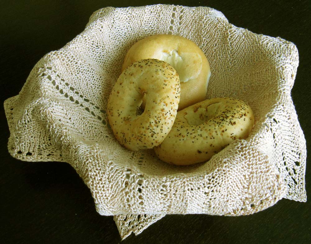 RHYTHM OF THE NEEDLES Bread Basket Liner Finished