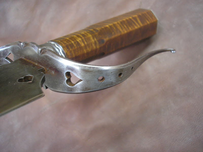 more images of the rifle and knife can be found on Brad and Shane's title=