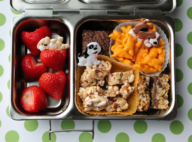 Planetbox Shuttle Puppy Lunch - www.mamabelly.com