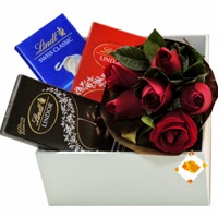 Caixa de presente com Rosas e chocolate Caixa de presente com Rosas e chocolate