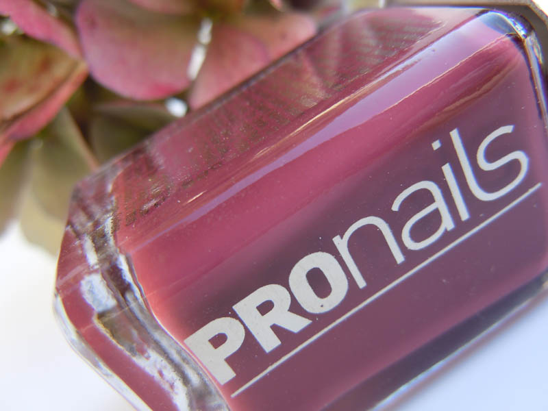 NOTD: Pronails by Professionails N° 258 - Eva's Beautyblog