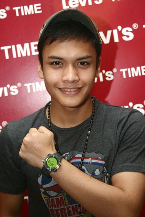Biodata dan Foto Randy Pangalila Lengkap ~ Motor Model Terbaru