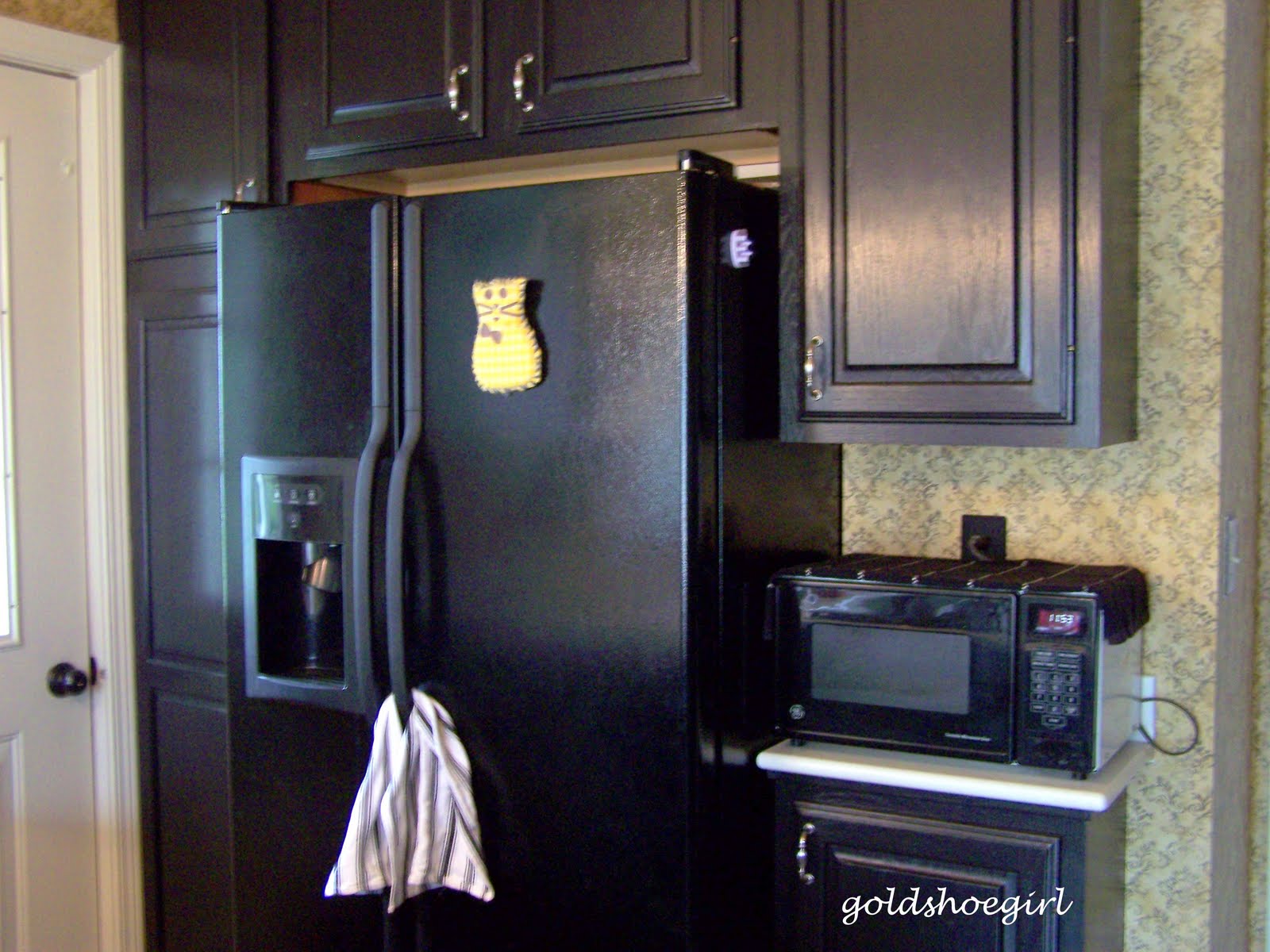 Using Black Paint In The Kitchen The Kitchn FHJ8ASNn SFAllstars Using Black Paint In The Kitchen The Kitchn FHJ8ASNn SFAllstars