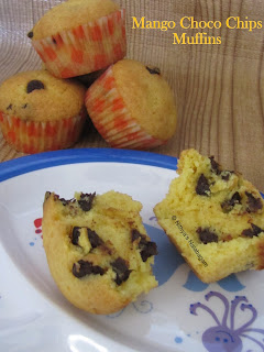 Eggless Mango Chocochip Muffins