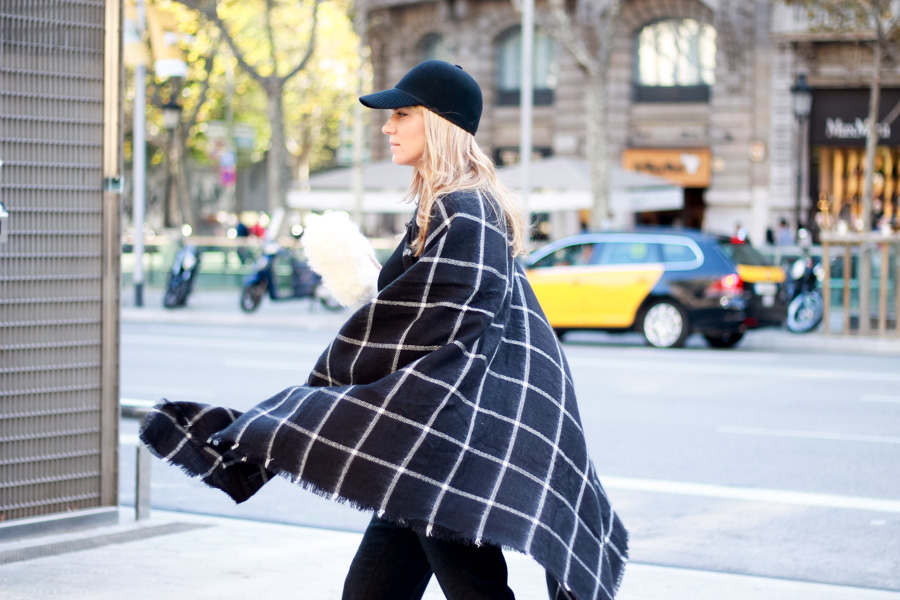 Vanessa Basanta Mango Black Whool Cap, Zara Black Plaid Cappe, Zara