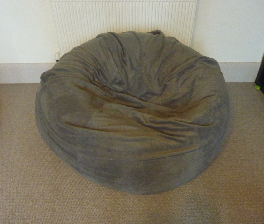 Jovial Spondoodles Giant Bean Bag Tutorial