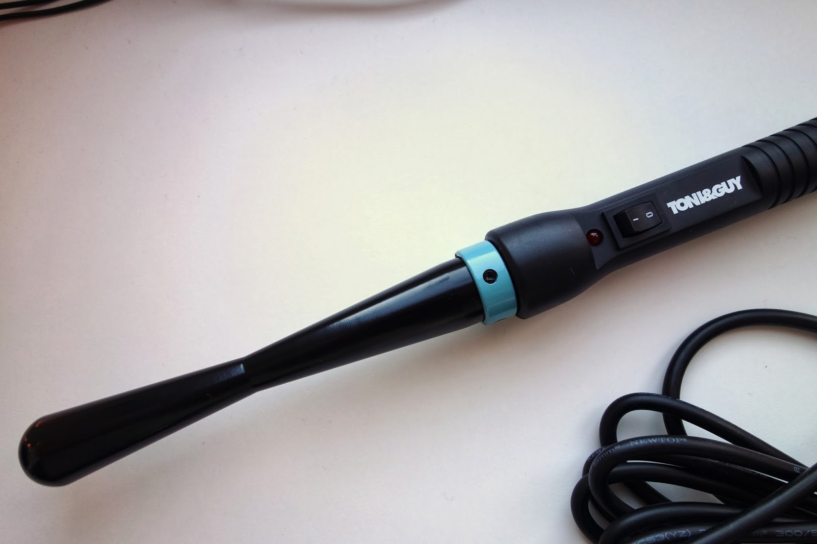 HAIRCARE Toni & Guy Hourglass Wand The Lovecats Inc