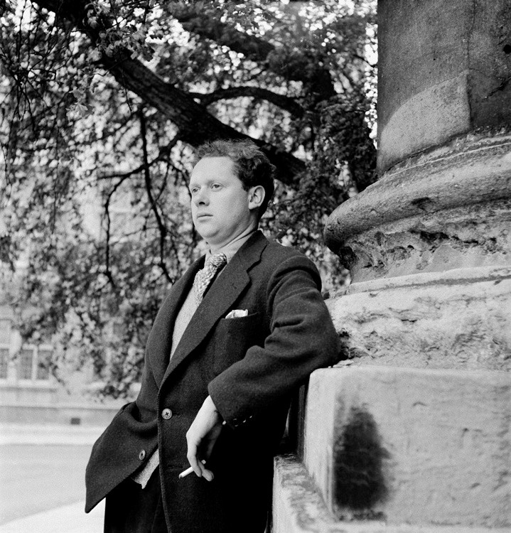 a biography of dylan marlais thomas a writer Born october 27, 1914 in swansea, south wales dylan marlais thomas was a popular poet and writer of the earlier part of the twentieth century and whose. a biography of dylan marlais thomas a writer Born october 27, 1914 in swansea, south wales dylan marlais thomas was a popular poet and writer of the earlier part of the twentieth century and whose.