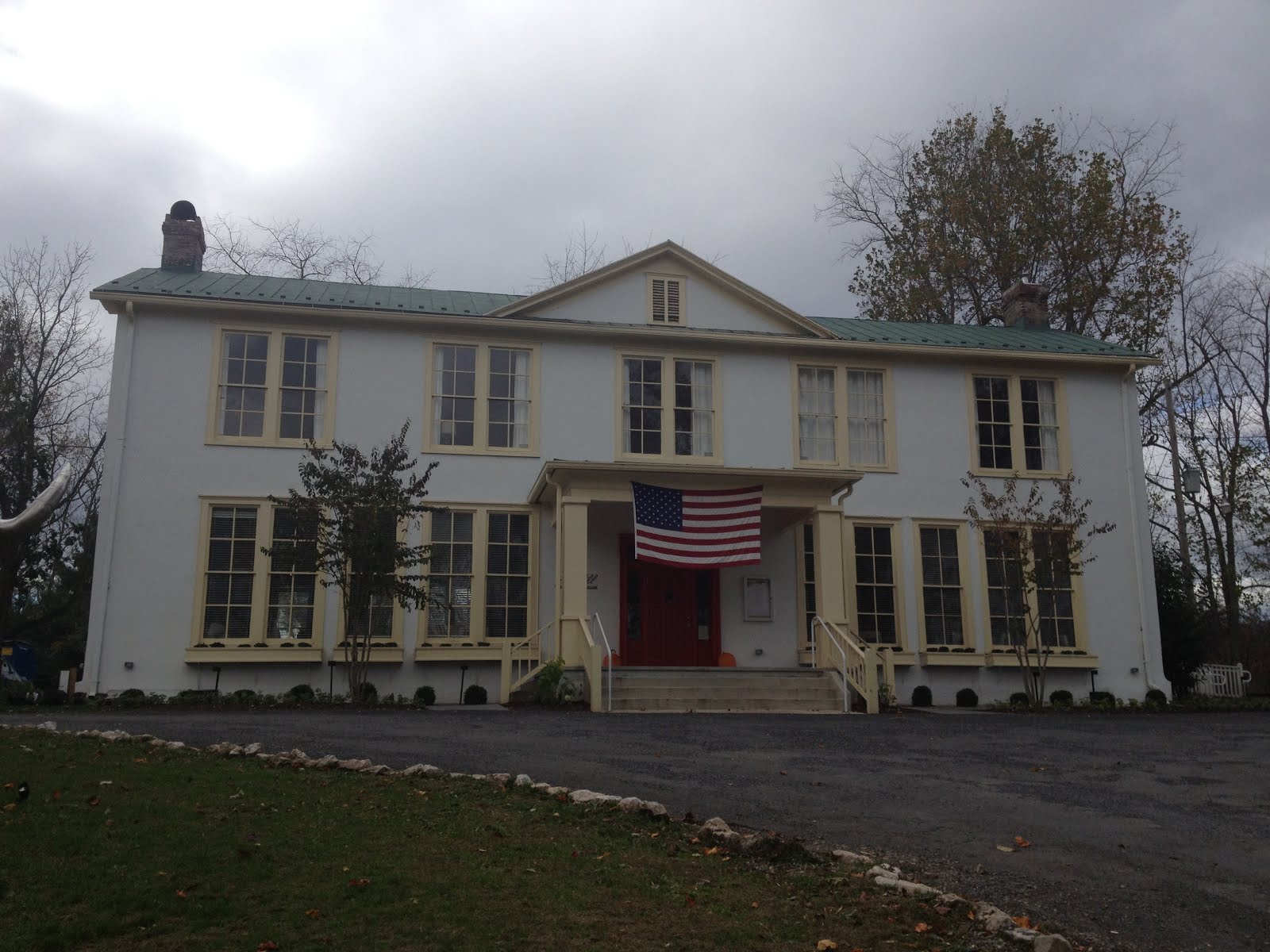 At the Lamppost Flint Hill Public House