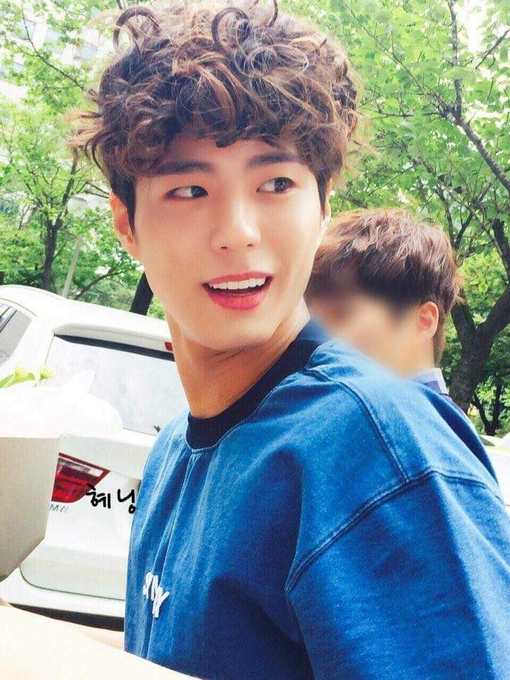 Yang Hong Seok spotted going to Cube + second Hyunseung