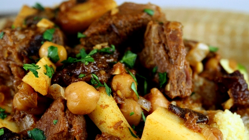 Мясо по-гречески с черносливом и корицей. Рецепты греческой кухни - Ресторан дома
