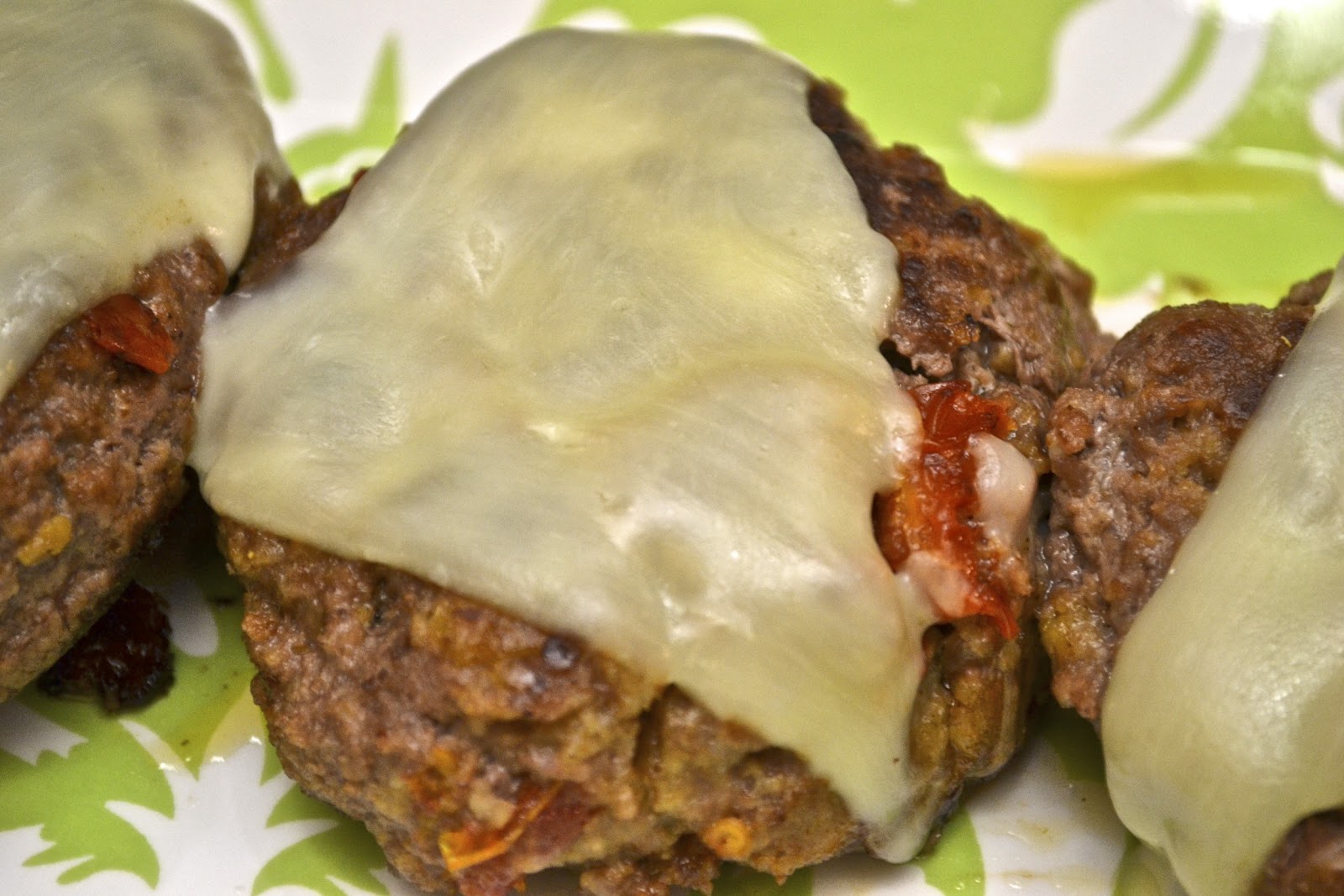 "Pointless" Meals Italian Burgers with Sundried Tomatoes