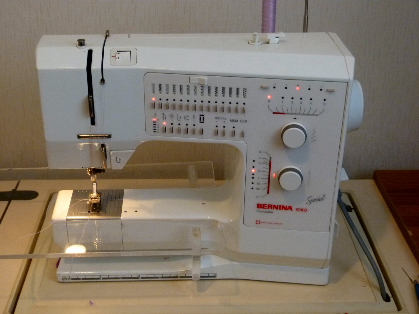 CREATIVE MOMENTS Bernina 1080