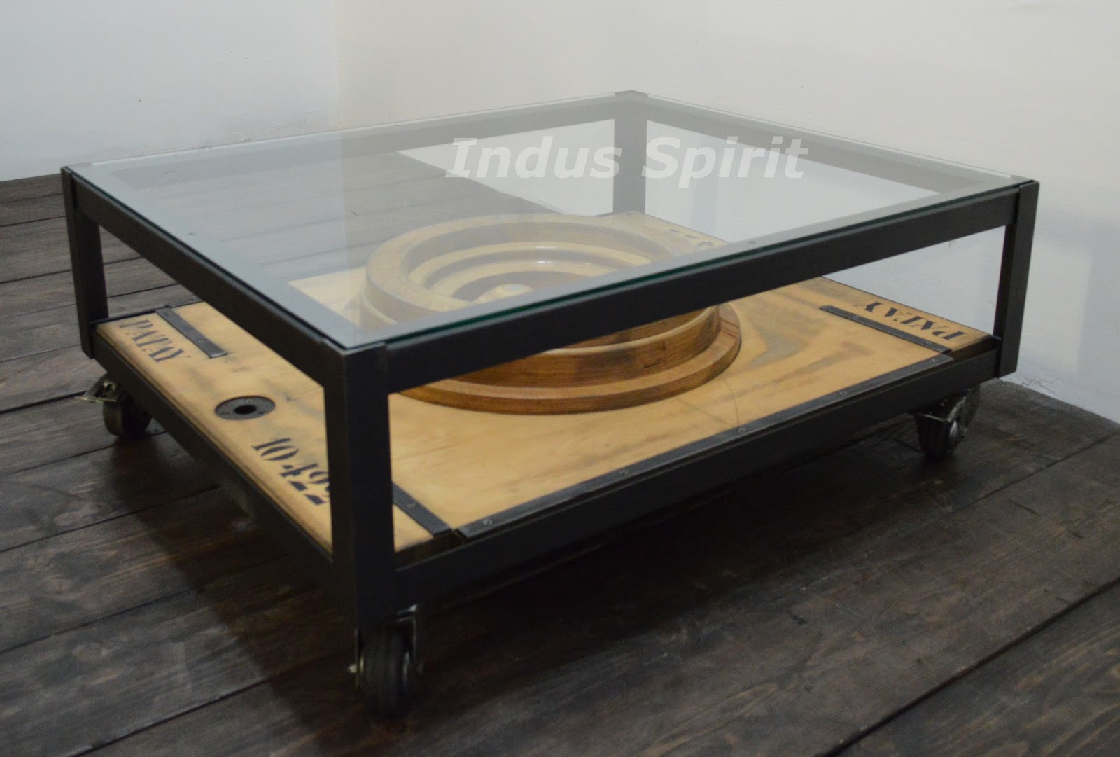 Table basse esprit industriel