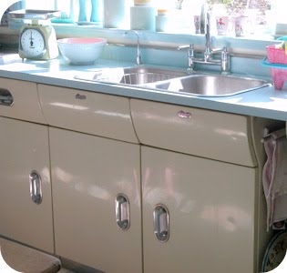 1950s-kitchen-sink