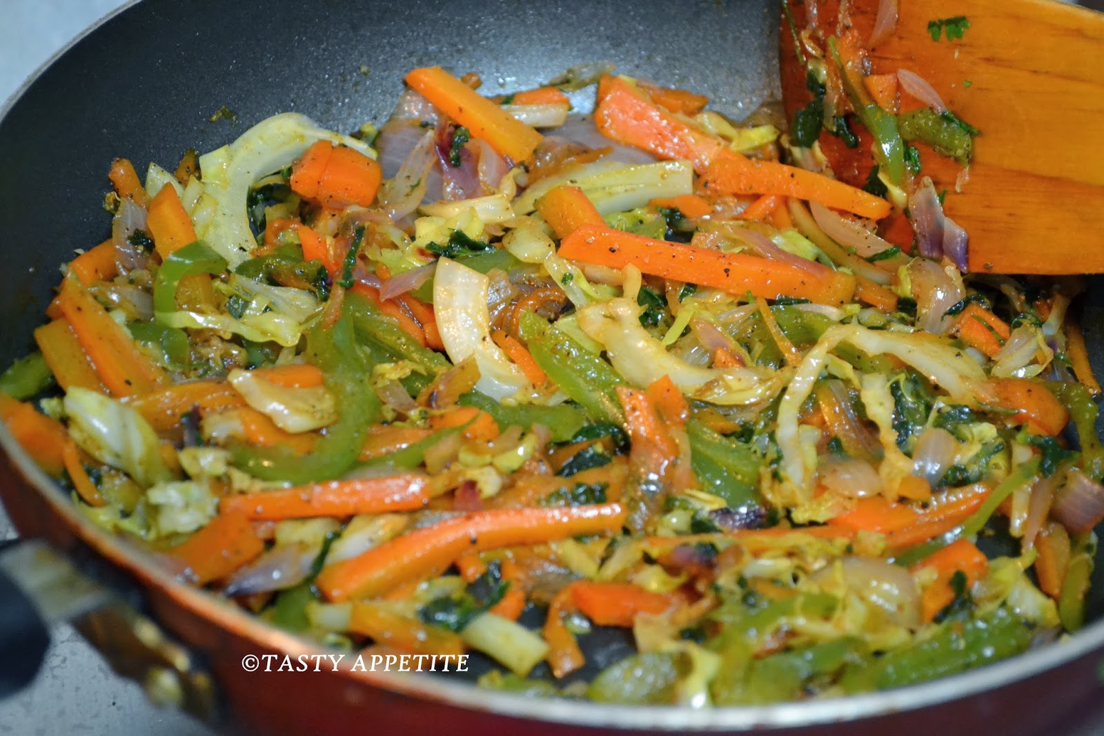 VEGETABLE SPRING ROLLS / HOW TO MAKE CRISPY VEGETABLE SPRING ROLLS