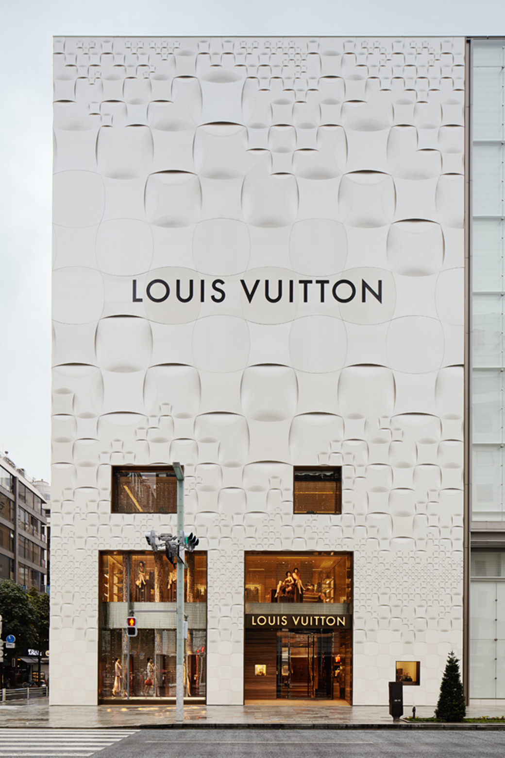 MOREXLESS: Aluminum Double-Skin _ Louis Vuitton Store by Jun Aoki &  Associates