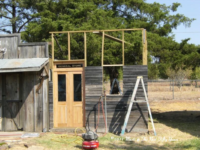 Marti's DIY Fee Fie Faux Fence!