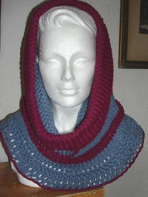 LOOM KNITTING AND SOMETHING ELSE: LION COWLS