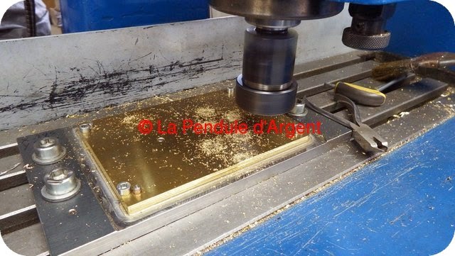 Production d’un mécanisme d’horloge, les platines et le rouage Platine10