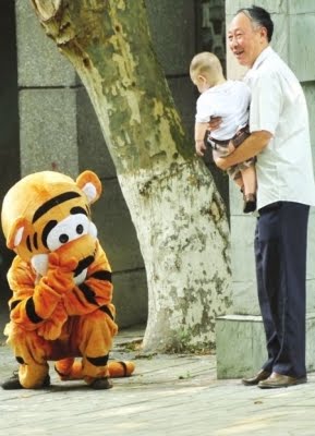 tigre fugindo
