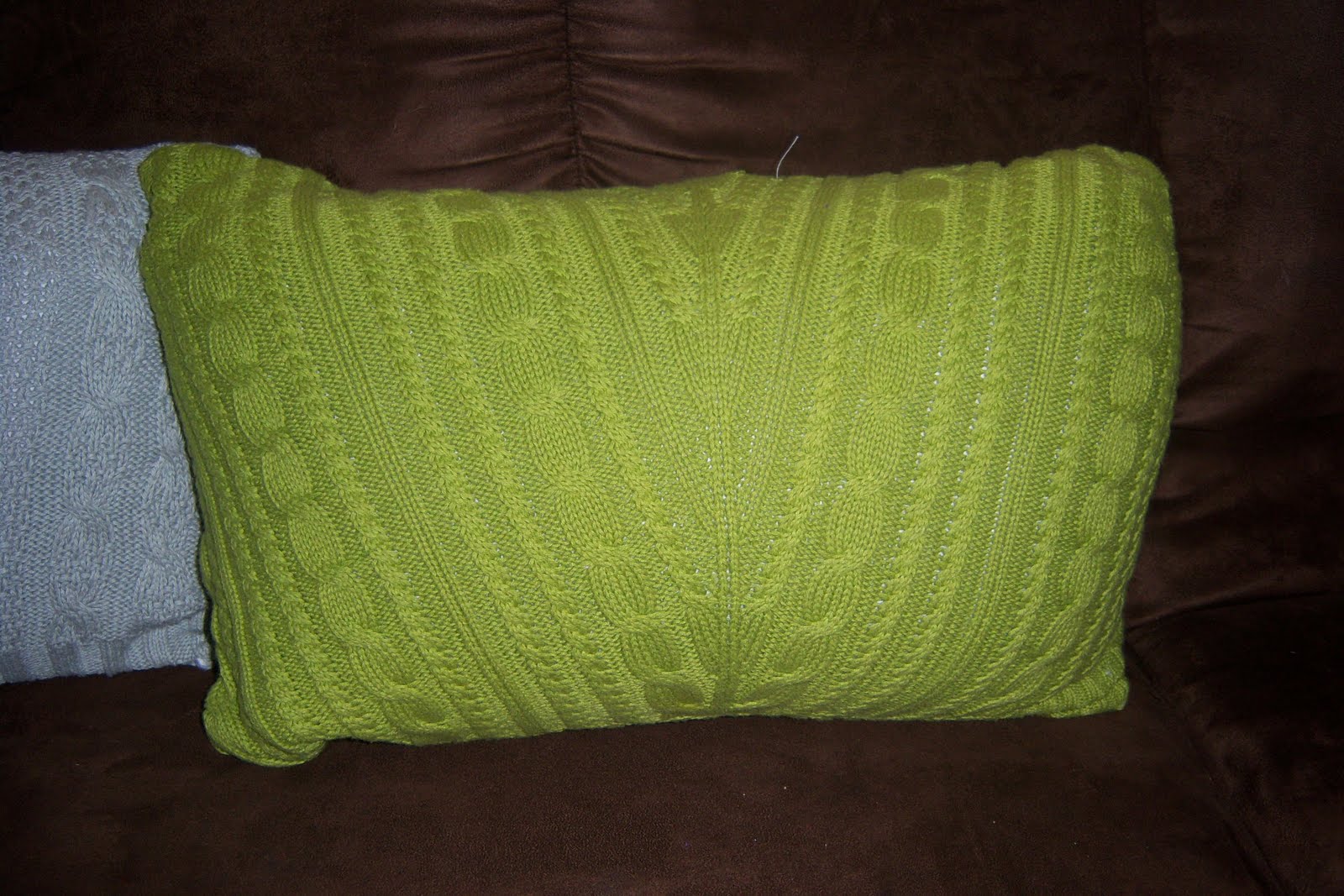 sweet aimees knit pickin chunky cable throw pillows