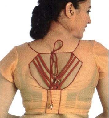 knot-cross-straping-model-contrast-colour-ladies-fashion-saree-with