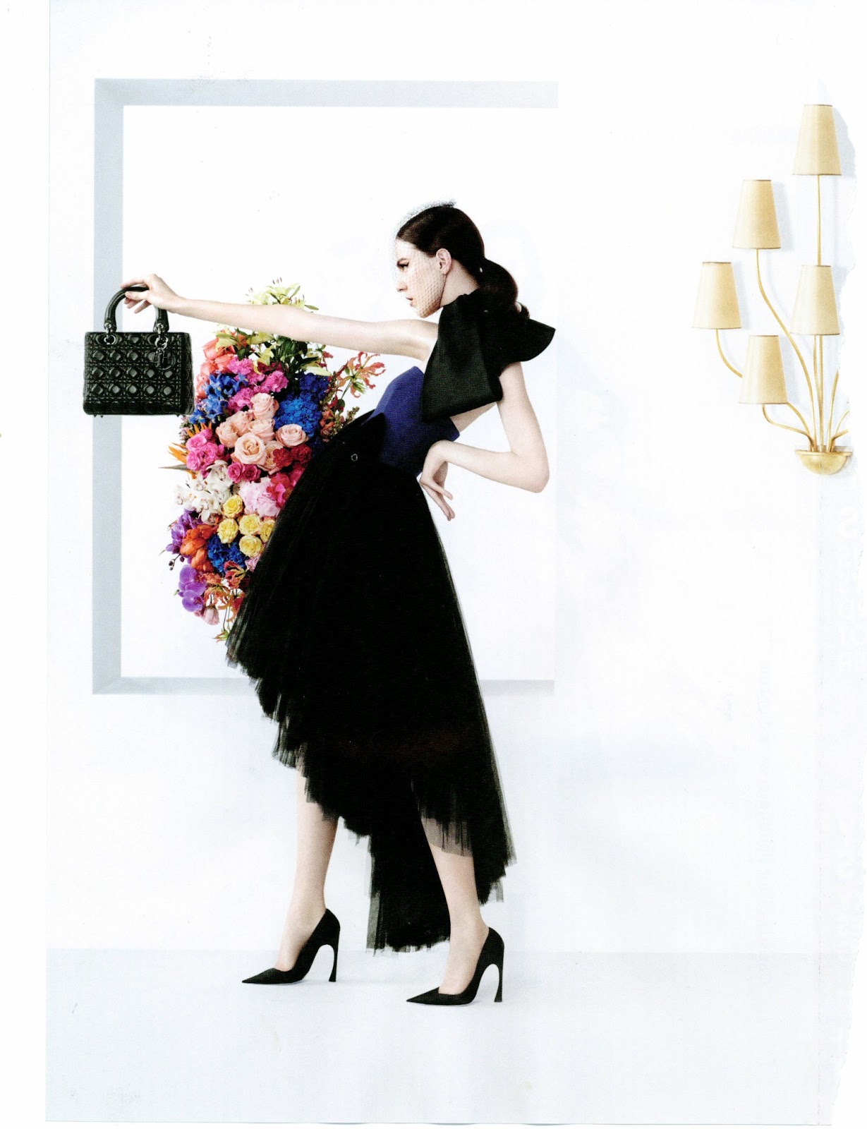 http://4.bp.blogspot.com/-QJnUOoiVZag/UTpAN6U6E8I/AAAAAAAAAT8/0k9eB2bG-qw/s1600/Pal+++Smith_Flower+Power_Dior+1.jpg