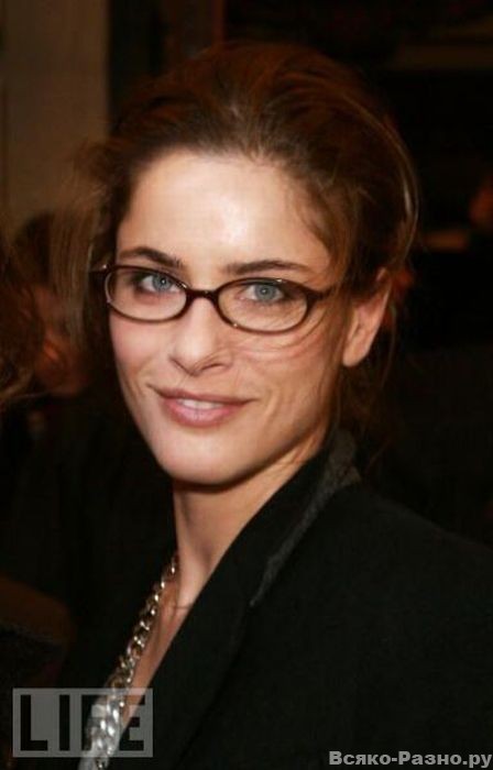 What glasses is jenny mccarthy wearing on the view today What glasses is jenny mccarthy wearing on the view today