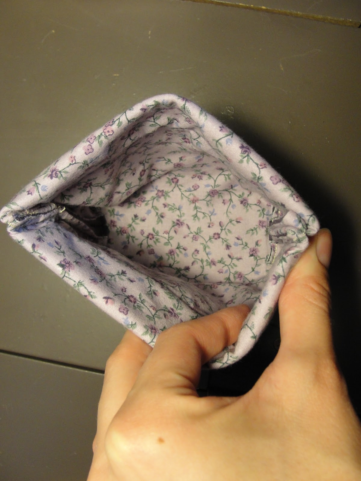 JoAnn's Special Tape Measure Snappy Bag Tutorial