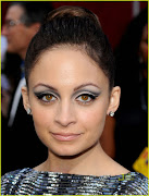 I loved this Mod 60's inspired look Nicole Richie rocked on the Oscar's red . (nicrichie)