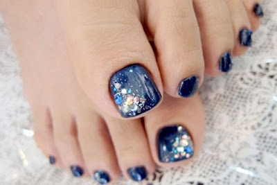 Uñas con rosas para los pies Uñas con rosas para los pies