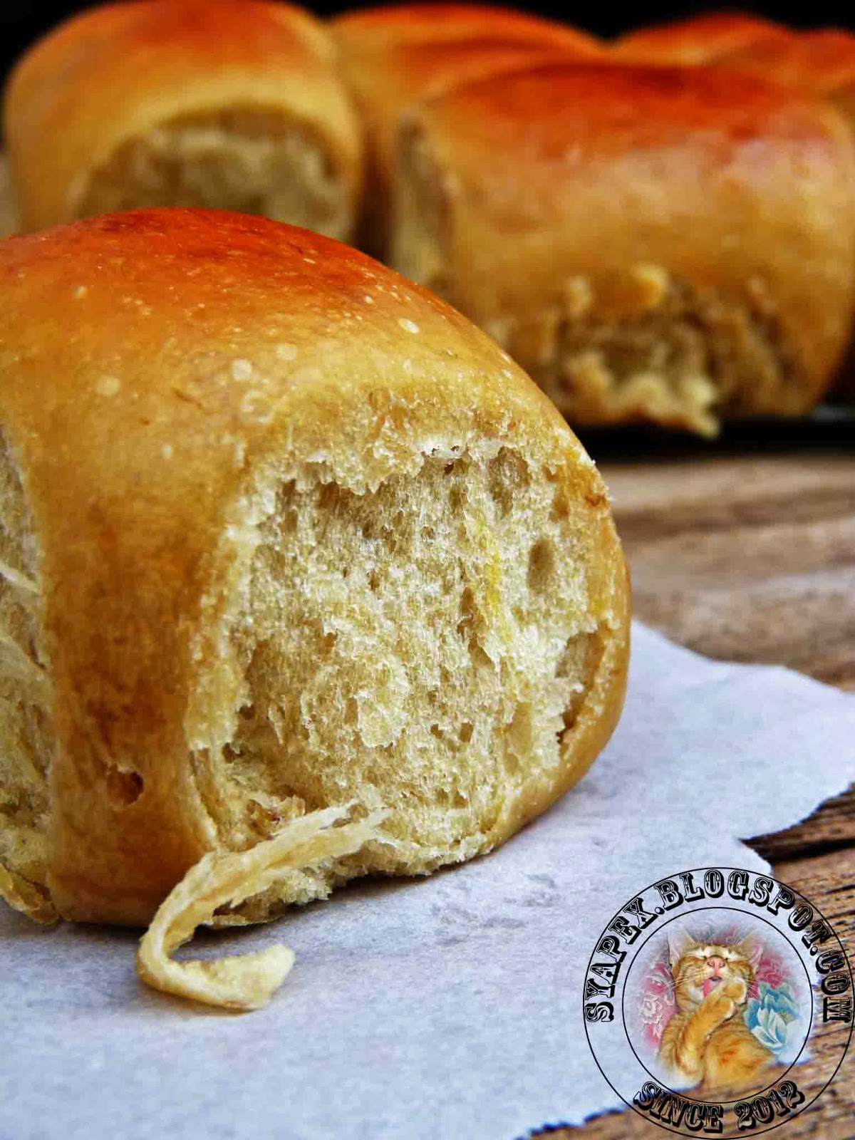 syapex kitchen Banana Yeast Bread