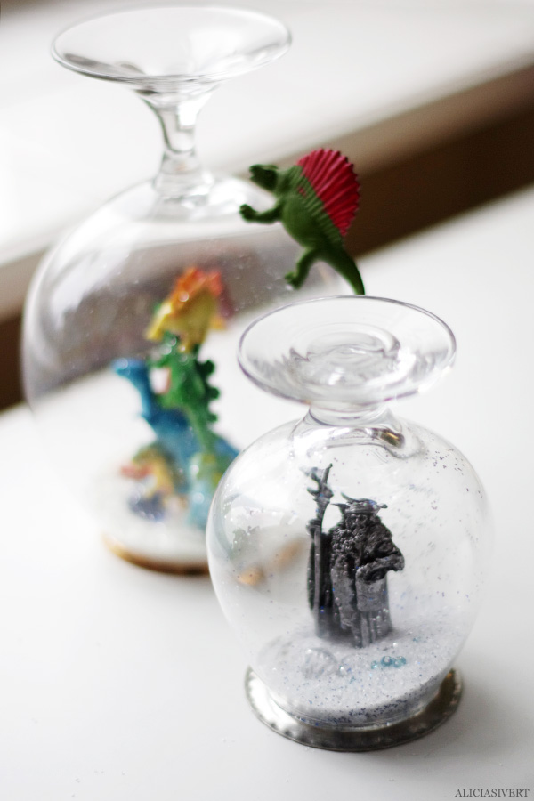 aliciasivert, alicia sivertsson, diy, remake, upcycle, återbruk, julklapp, do it yourself, snow globe, snowglobe, winter, christmas, holidays, snökula, snöglob, snölandskap, gör det själv, dinosaur, dinosaurie, dinosaurier, radagast, hobbit