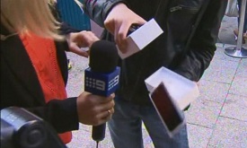 http://www.aluth.com/2014/09/First-iPhone-6-in-Perth-Immediately-Dropped.html