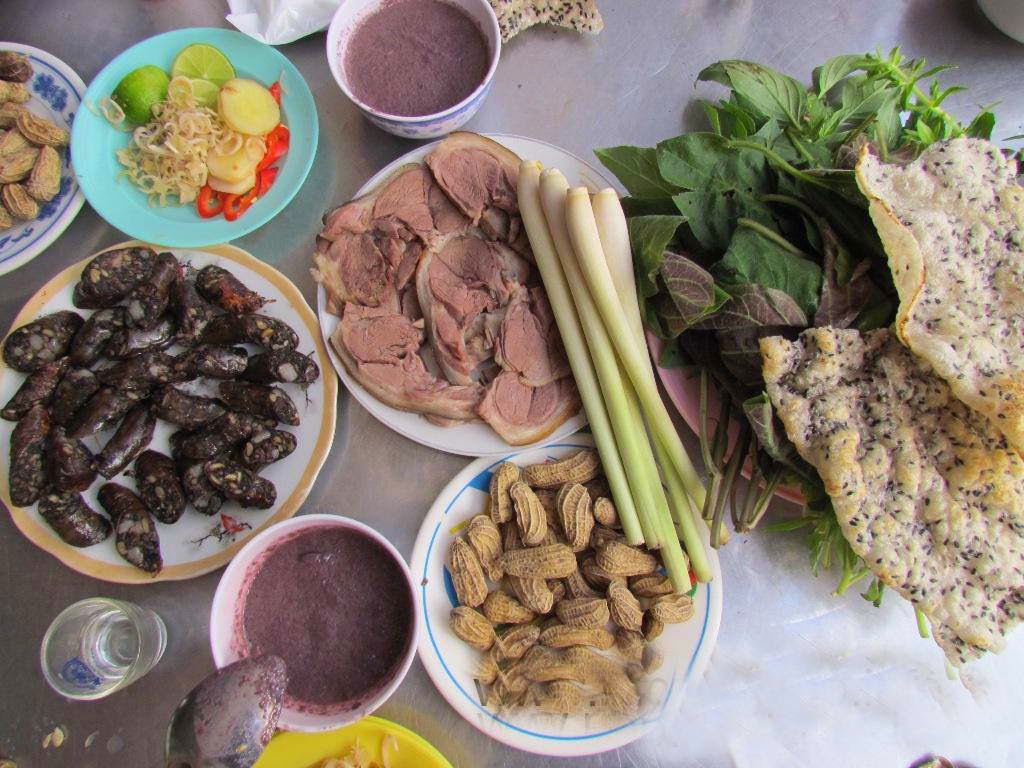 Vietnamese Street Food Strange foods in Vietnam - Dog Meat