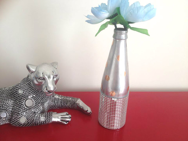 DIY+garrafa+decorada+fita+espelhada+etiquetas+autoadesivas