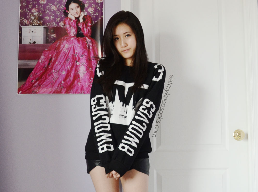 {Haul + Review} JollyChic #4 - NYC Printed Sweatshirt This boxy, bold oversized sweatshirt from JollyChic is perfect for achieving the ulzzang street style.