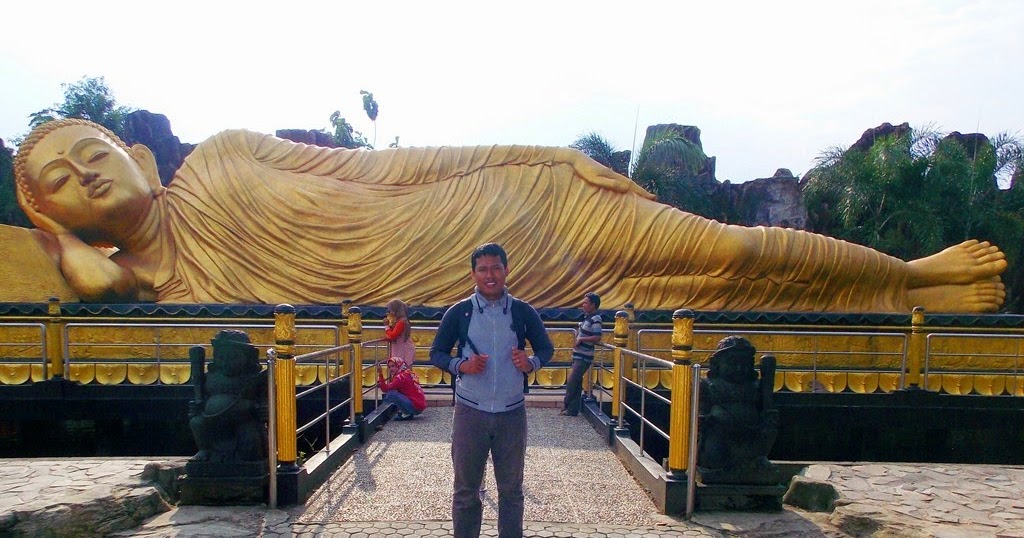Langkah Anak Desa Patung Budha Tidur Mojokerto