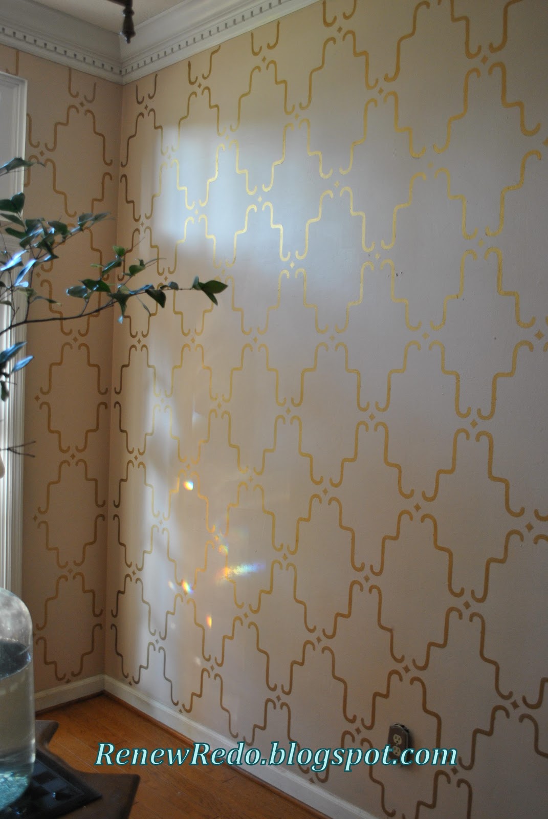 ReNew ReDo! Hall Wall Stencil... Rubbed and Buffed!