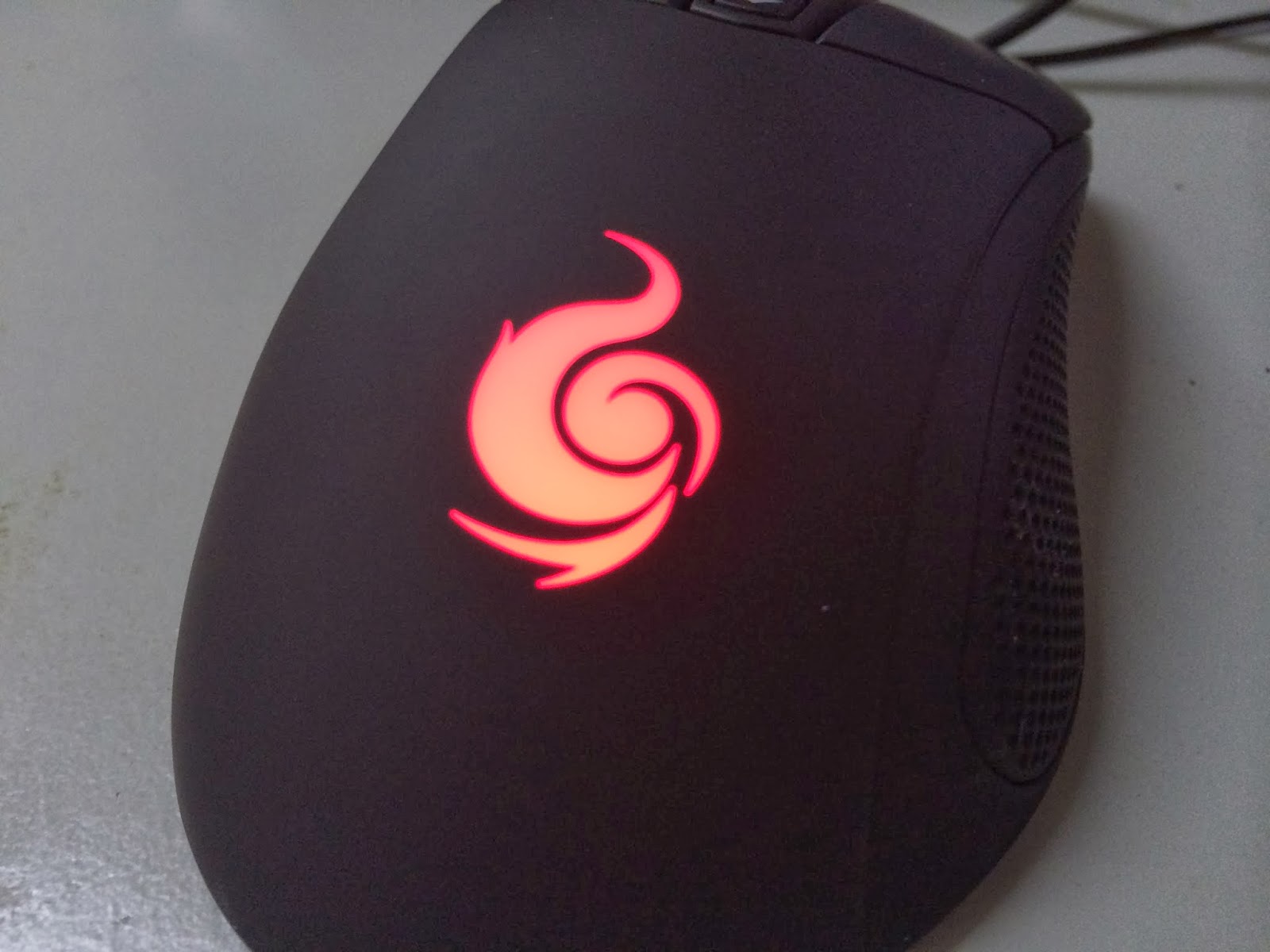 A Sneak Preview On The CM Storm Mizar Laser Gaming Mice 10